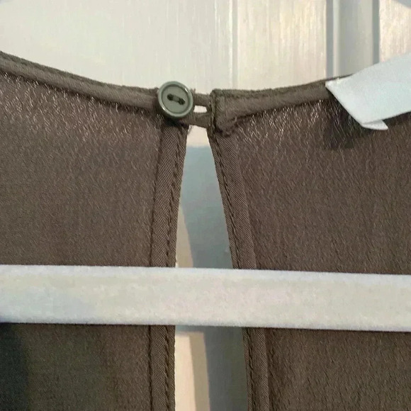 ASTR the label - olive green peasant blouse- long flare sleeve -medium - Picture 6 of 8